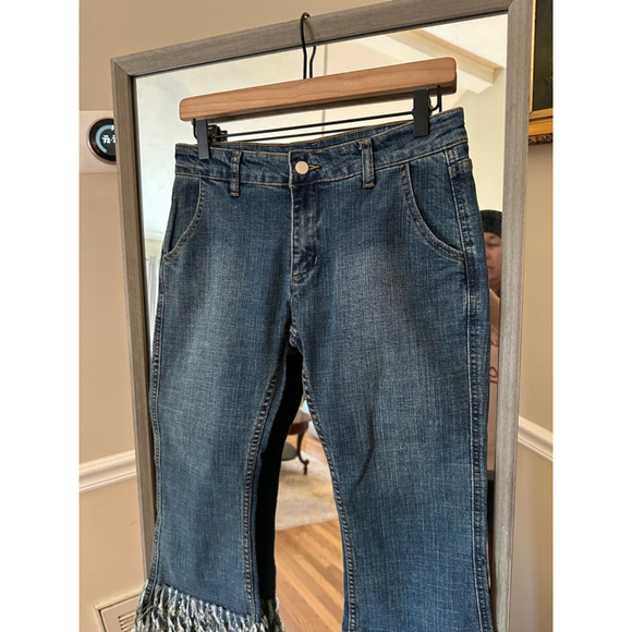 Hayden Small Jeans, Size 27, Blue HAYDEN Fringe Hem Destroyed Frayed Crop Jeans - Picture 7 of 9